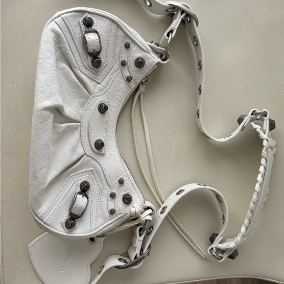 Balenciaga White Leather Crossbody with Heart Tag and Studs - Picture 6 of 7